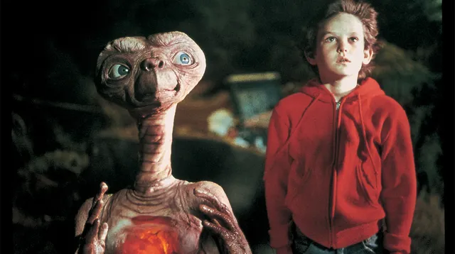 E.T. Extraterestrul (SUA, 1982) | Dracula TiMes  