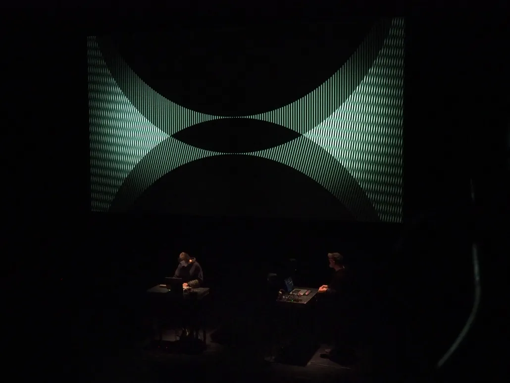 Jasmine Guffond with live Visuals by Ilan Katin | SIMULTAN Festival 2023