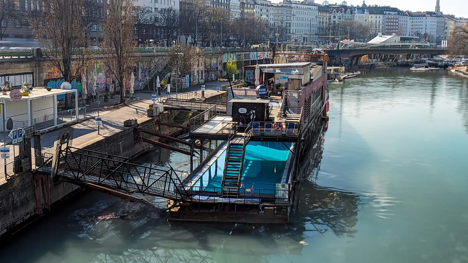 Badeschiff Wien