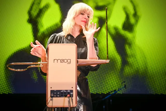 Dorit Chrysler: CALDER PLAYS THEREMIN & Alberto Novello: Live Visuals | SIMULTAN Festival 2023