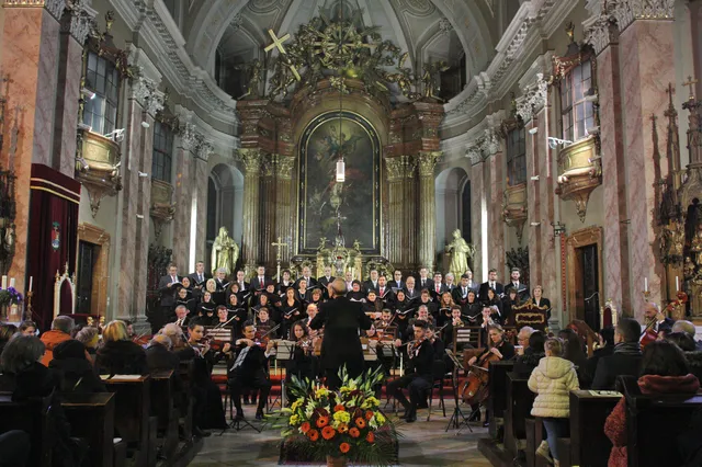 Christmas-Concert with soloists, choir and orchestra
