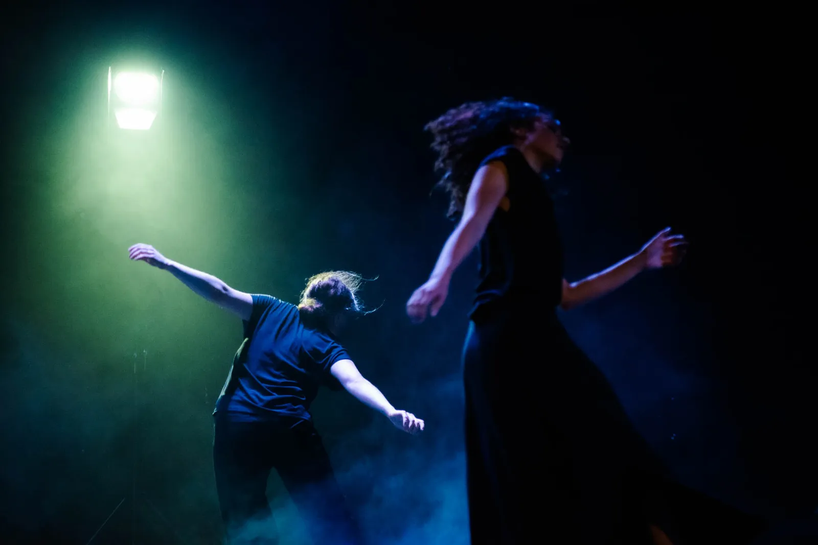 Sursă imagine: arhivă Unfold Motion, spectacolul What remains? | c. George Plesca | CADRE & FORME 2023, fotografie: Light Stories